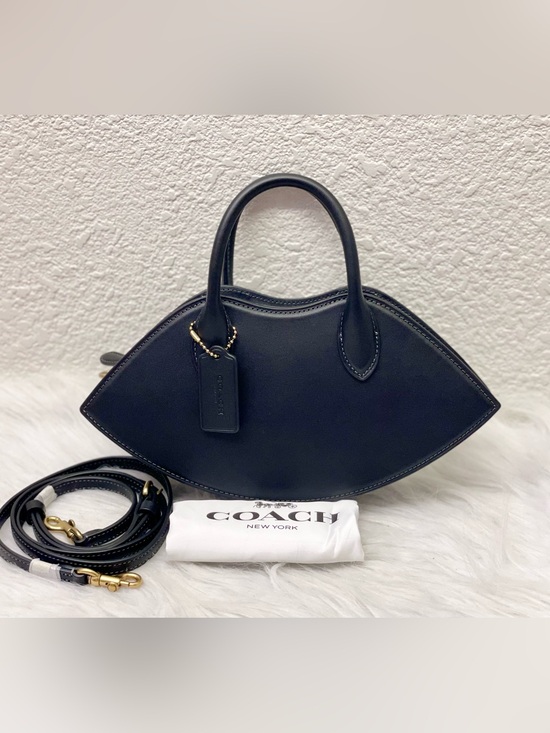 Coach Handbags - Coach Lip Bag in Black Glovetanned Leather CU856 Top Handle/Crossbody Bag NWT